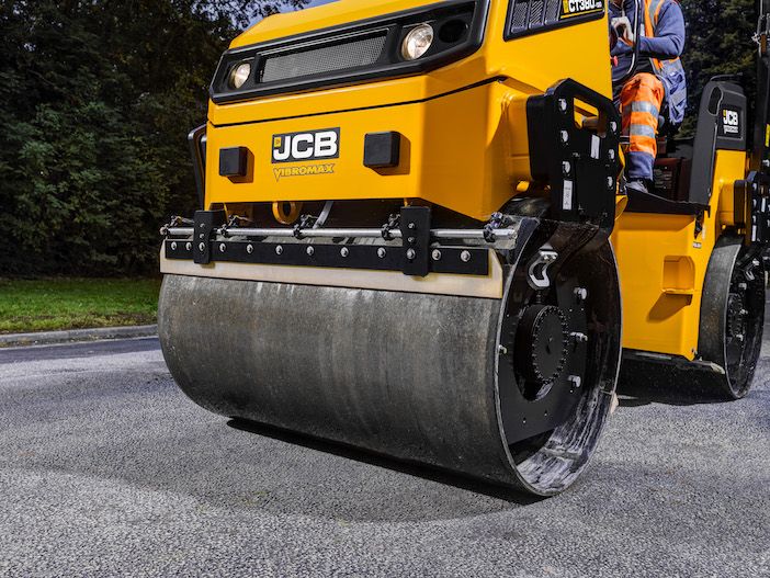 Sit on Roller JCB (4ton)